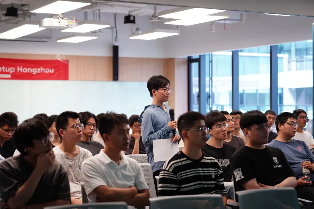 Liu Jiacai at speech